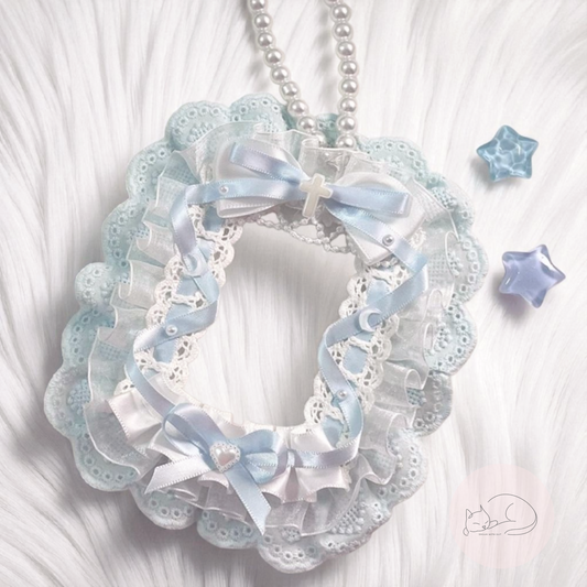 Lolita lace kawaii photocard holder in pastel pink, blue, and white with ruffles, bows, and a special cat ear design. Soft aesthetic card holder, 12.5x16 cm, fits K-pop photocards up to 6.7x9.5 cm. Cute accessory for bags, Sanrio fans, and kawaii collectors.