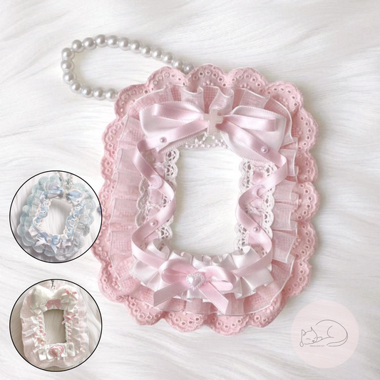 Lolita lace kawaii photocard holder in pastel pink, blue, and white with ruffles, bows, and a special cat ear design. Soft aesthetic card holder, 12.5x16 cm, fits K-pop photocards up to 6.7x9.5 cm. Cute accessory for bags, Sanrio fans, and kawaii collectors.